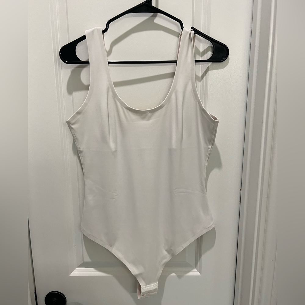 Pinsy Scoop Tank Hourglass Shapewear Thong Bodysuit- LARGE//White NWT